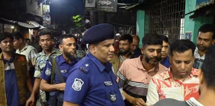 ময়মনসিংহে ৩৬ বাড়ি কলোনী ও আশপাশের এলাকায় মাদক-ছিনতাই ও নিষিদ্ধ সংগঠনের বিরুদ্ধে পুলিশের বিশেষ অভিযানে, আটক ৪ 3 l